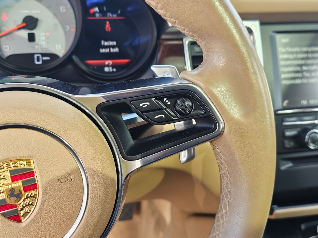 2015 Porsche Macan S photo 31