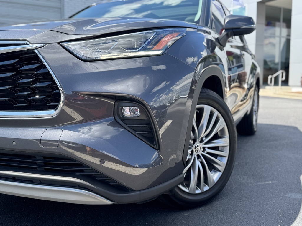 2021 Toyota Highlander Platinum photo 4