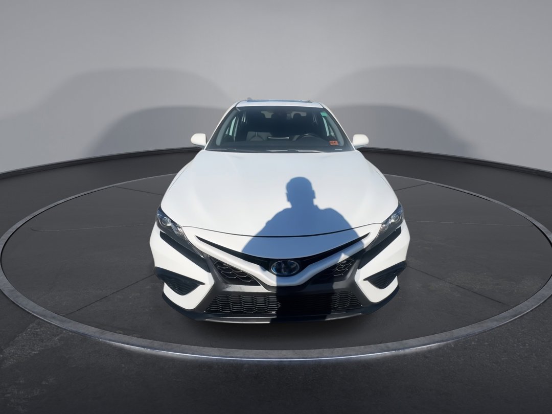2021 Toyota Camry Hybrid SE photo 3
