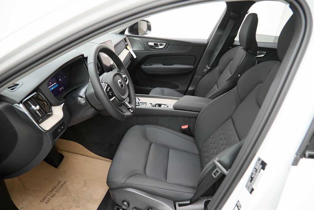 2026 VOLVO XC60 - Image 15