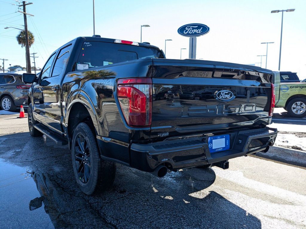 2025 Ford F-150 XLT photo 5