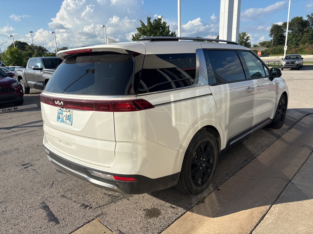 2024 Kia Carnival SX photo 2