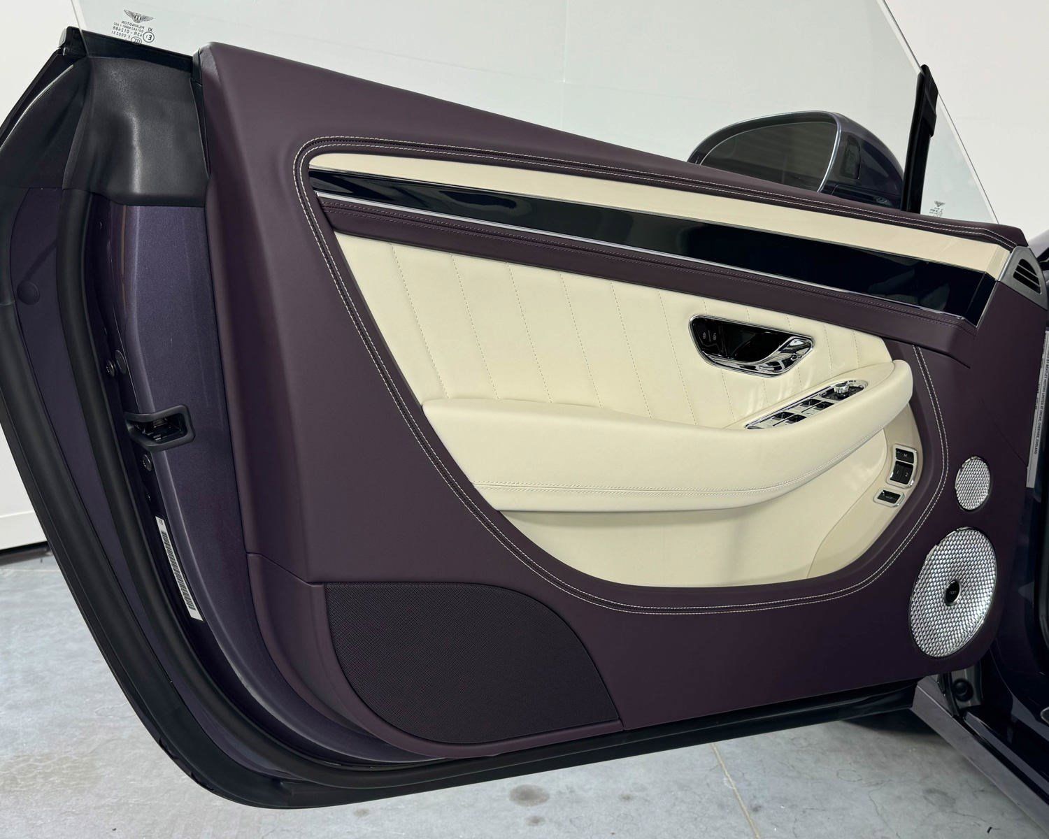 2024 Bentley Continental photo 14