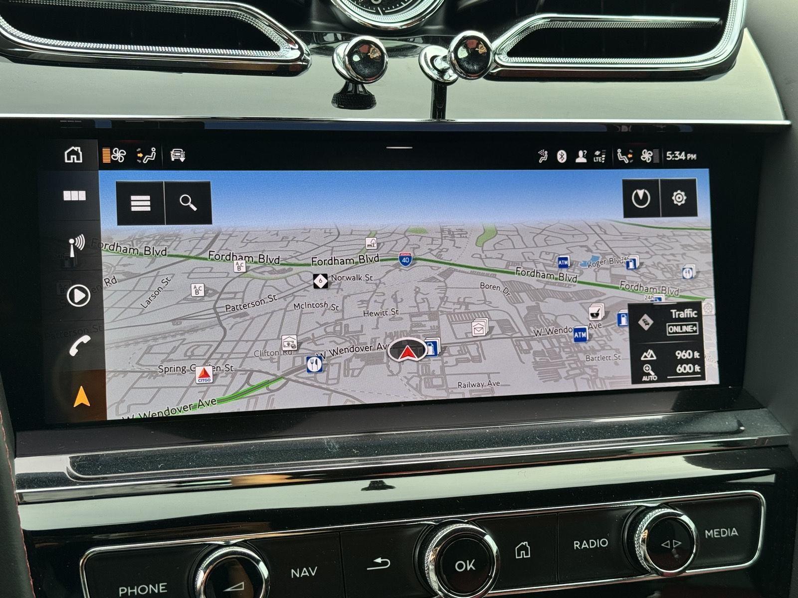 2024 Bentley Bentayga V8 photo 51