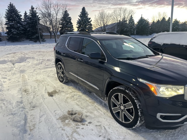 2019 GMC Acadia Denali's photo