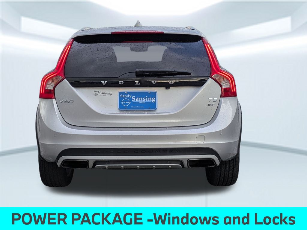 2018 Volvo V60 Cross Country T5 photo 4