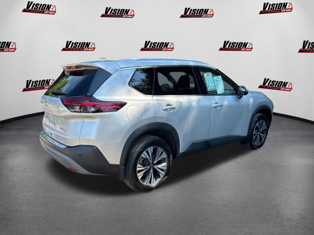 2021 Nissan Rogue SV photo 5