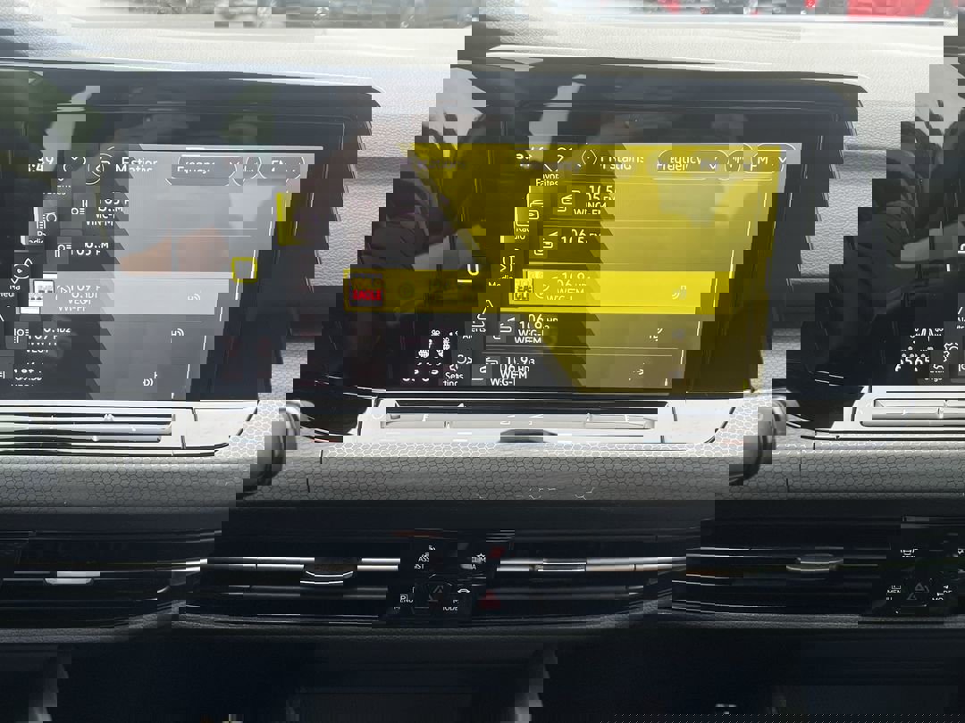 2022 Volkswagen Golf GTI Autobahn photo 18