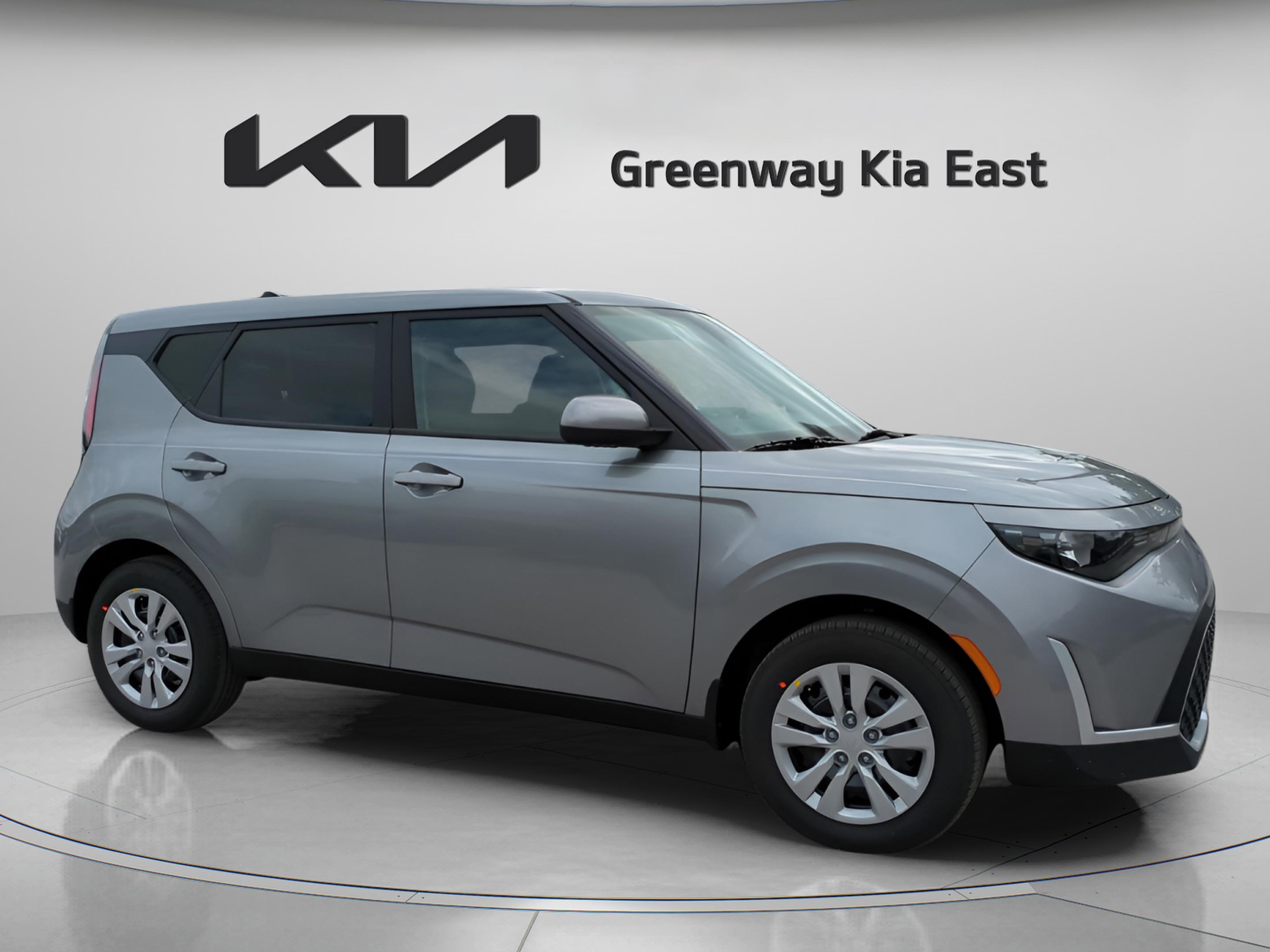 2025 Kia Soul LX's photo