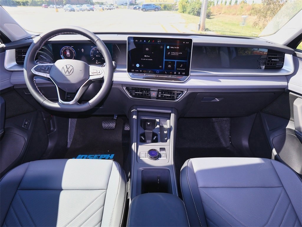 2025 Volkswagen Tiguan SE photo 16