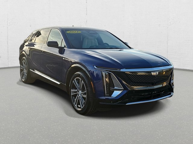2024 Cadillac Lyriq Luxury photo 2