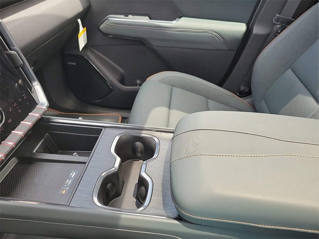 2024 Gmc Acadia AT4 photo 18