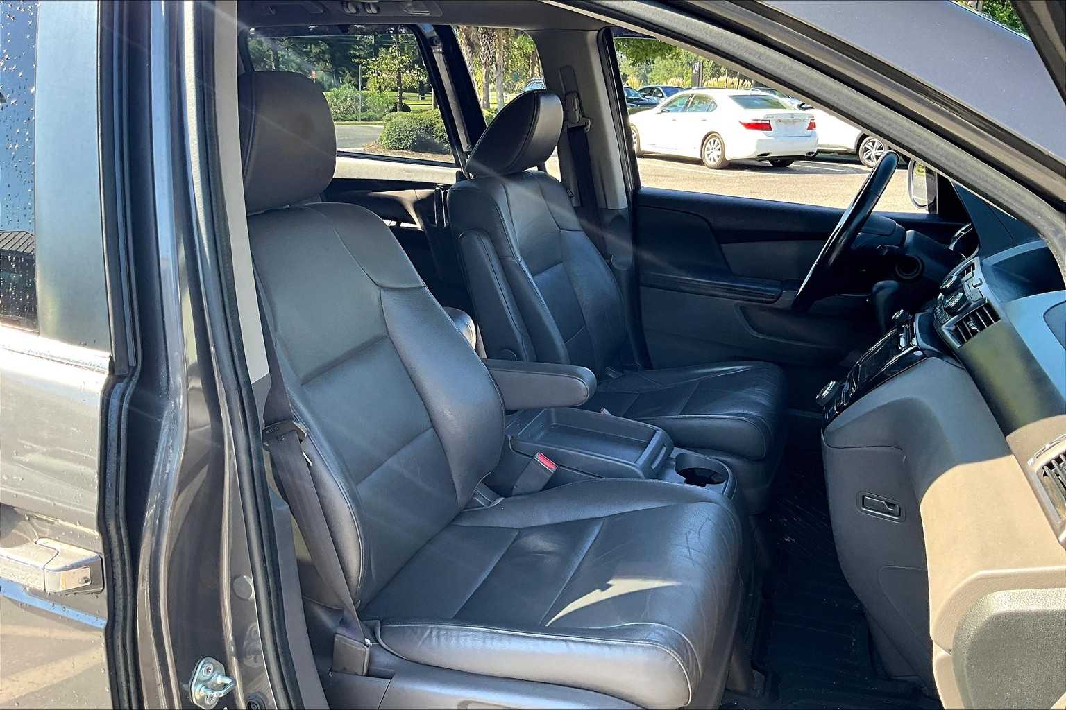 2016 Honda Odyssey EX-L photo 8