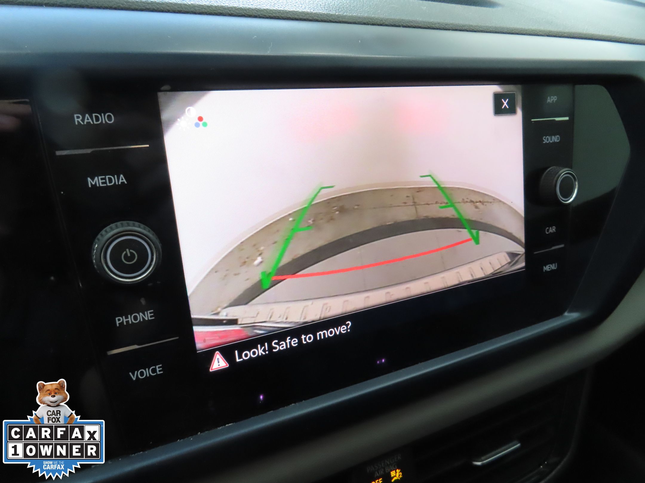 2022 Volkswagen Taos SE photo 16