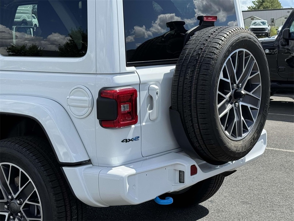 2022 Jeep Wrangler Unlimited Sahara High Altitude 4xe photo 10