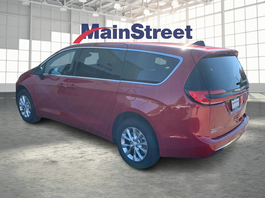 2026 Chrysler Pacifica Limited photo 3