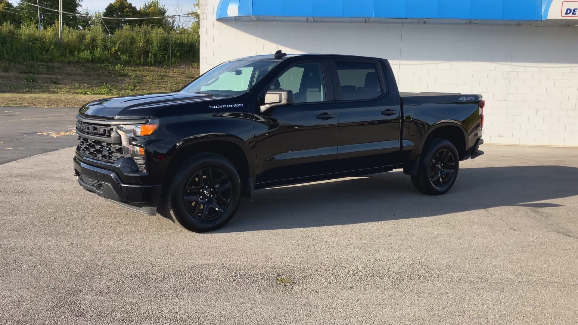 2023 Chevrolet Silverado 1500 Custom photo 25