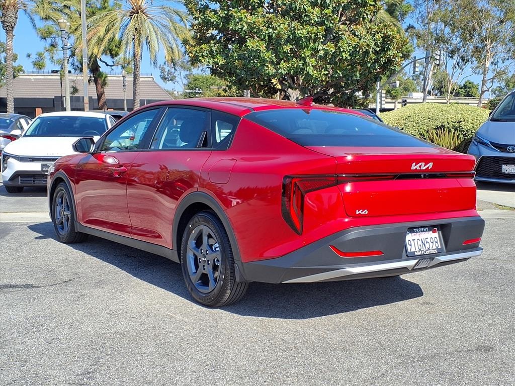 2025 Kia K4 LXS photo 3