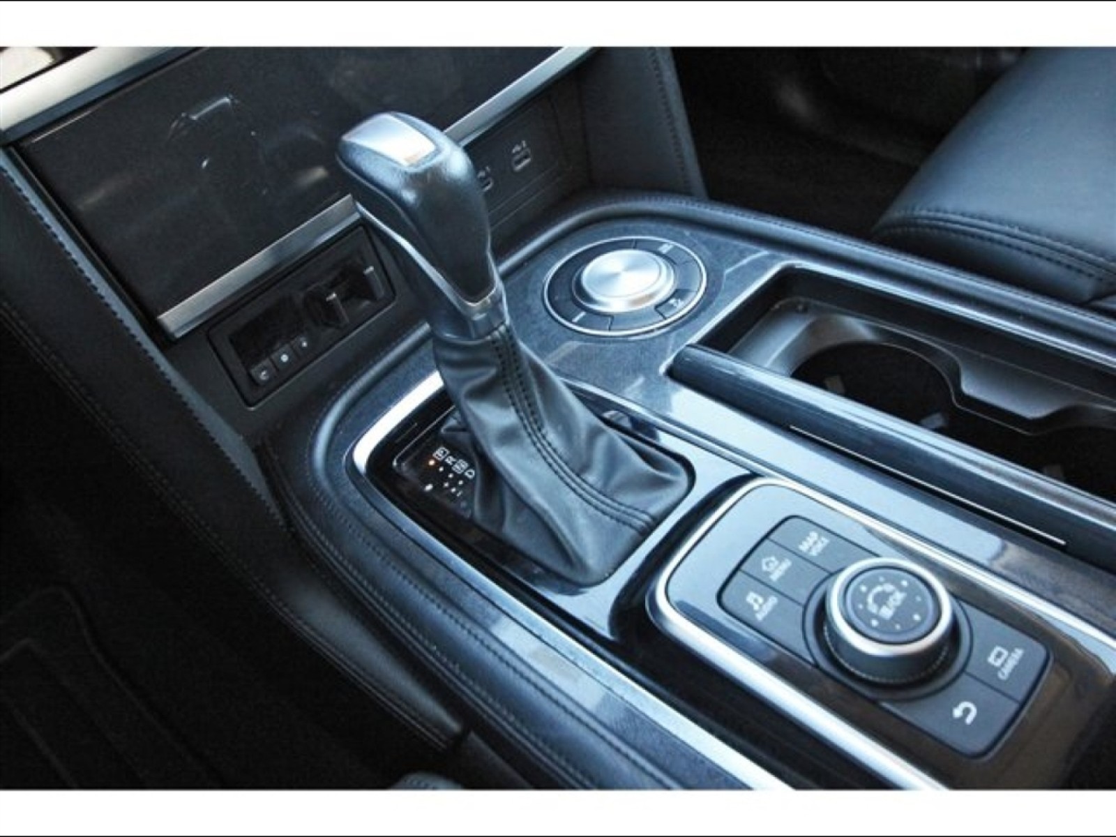 2024 Nissan Armada SV Black at Robbins Nissan