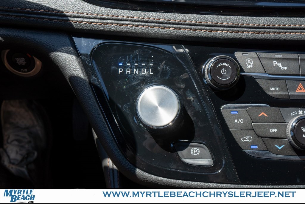 2026 Chrysler Pacifica Pinnacle photo 24