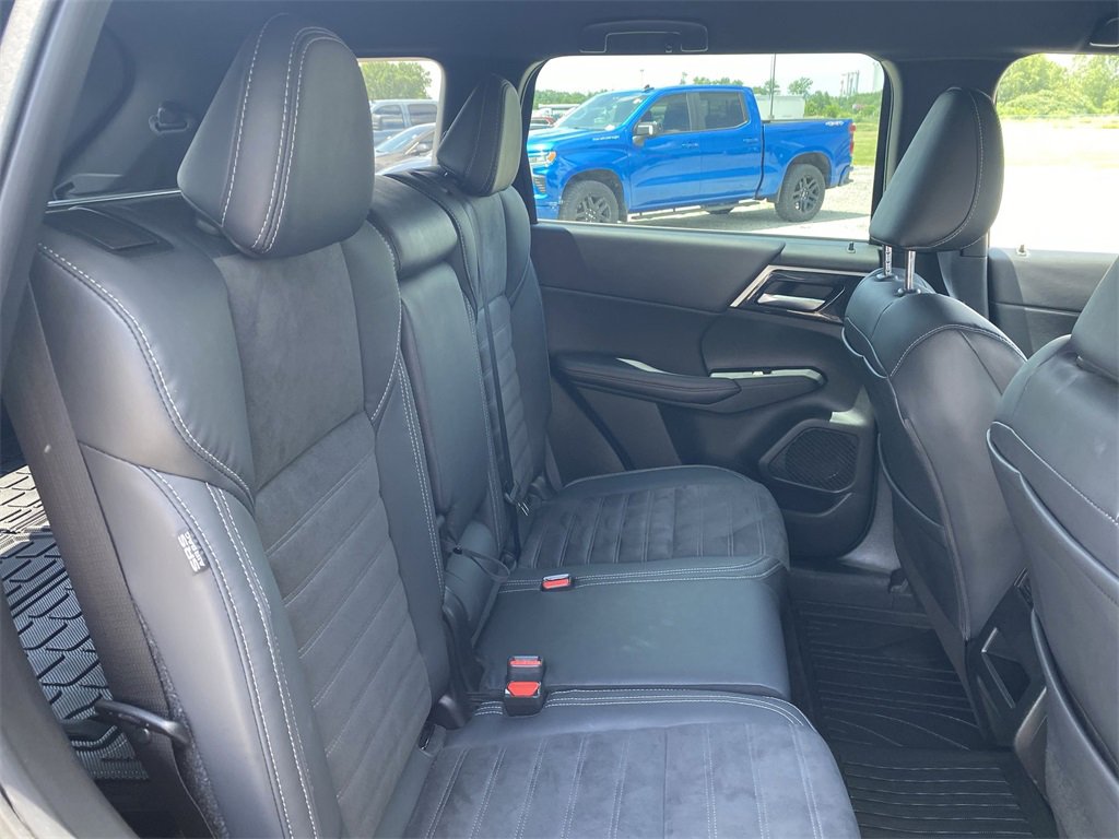 2023 Mitsubishi Outlander SE Black Edition photo 24