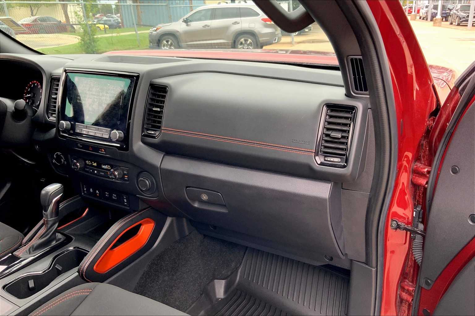 2023 Nissan Frontier PRO-4X photo 15