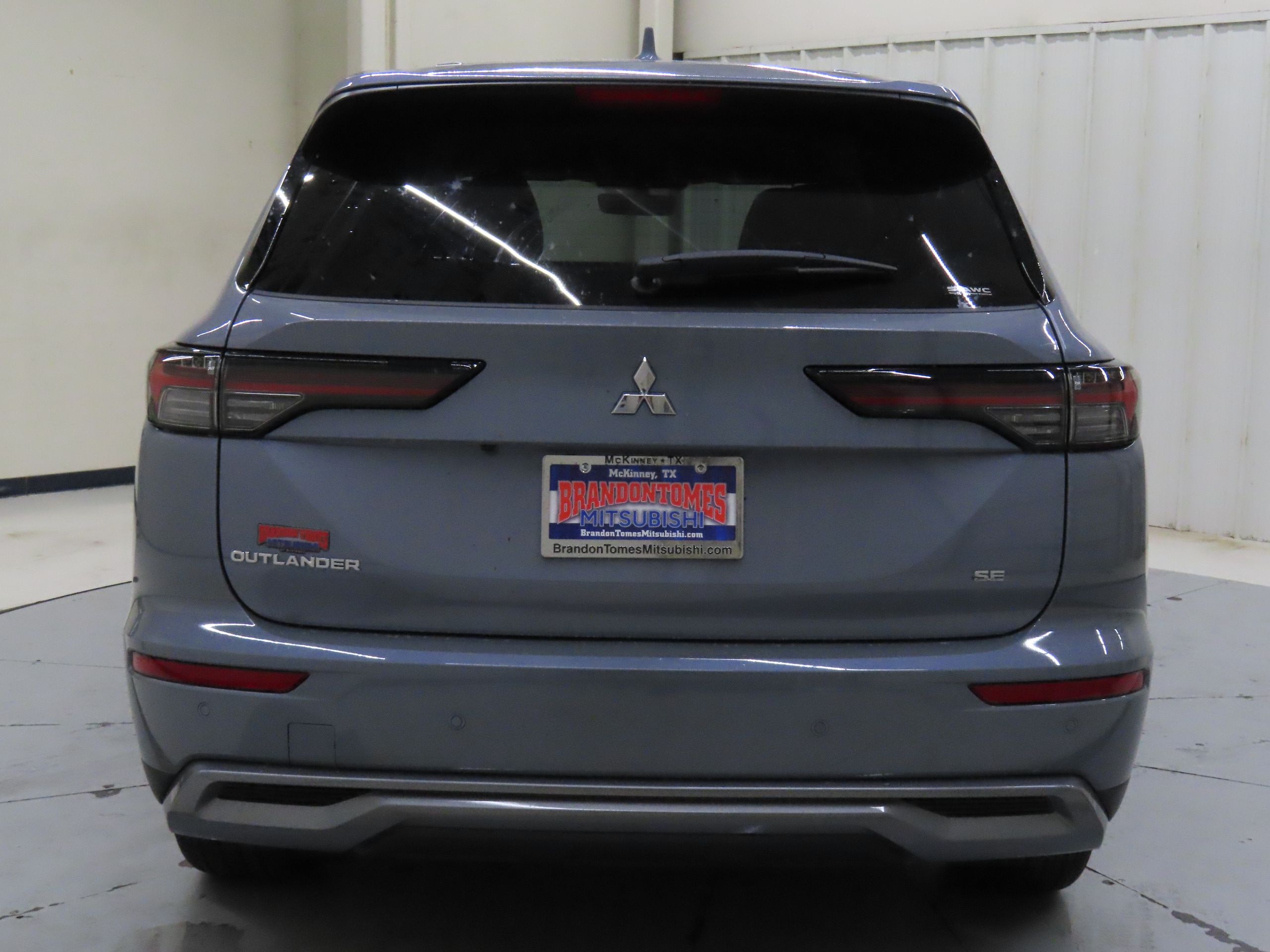 2025 Mitsubishi Outlander SE photo 4