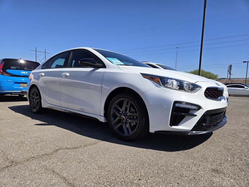 2021 Kia Forte GT-Line photo 2