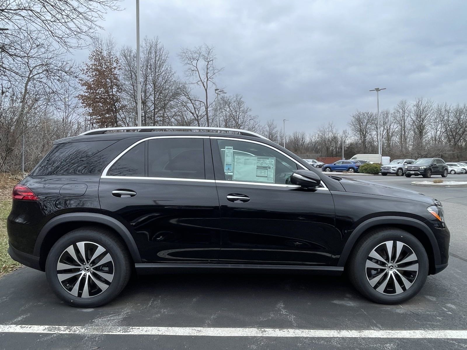 2025 Mercedes Benz GLE 450e 4MATIC photo 3