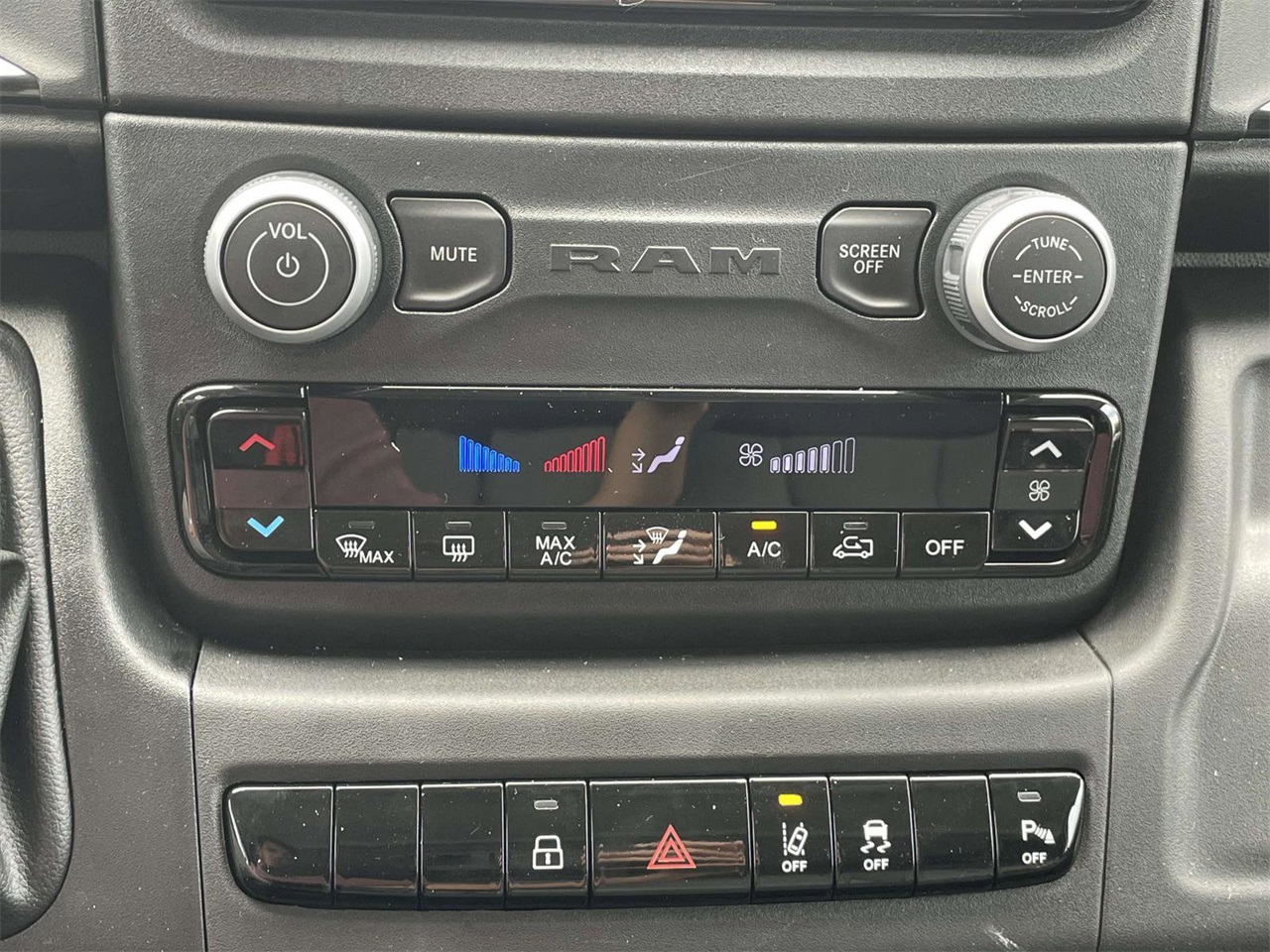 2024 Ram ProMaster 1500 photo 16