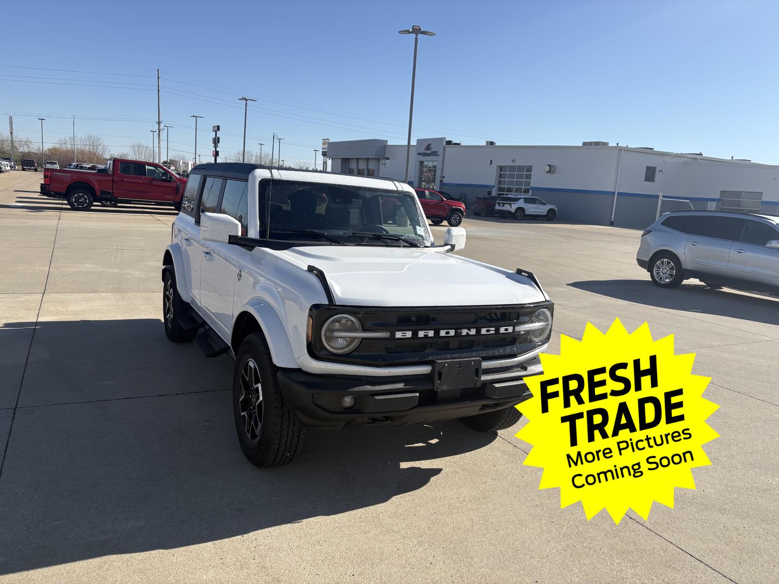 2023 Ford Bronco Outer Banks photo 2