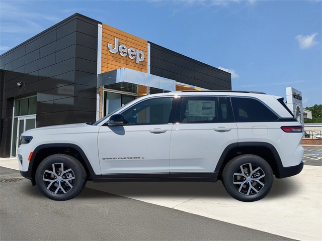 2025 Jeep Grand Cherokee Limited photo 2