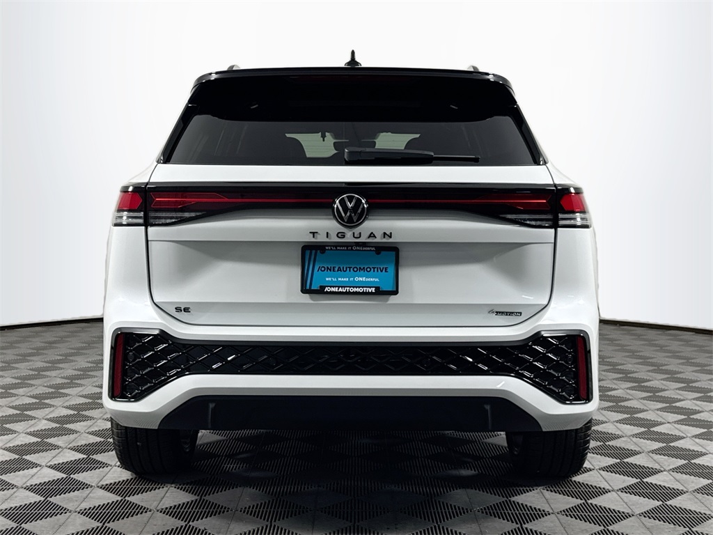 2025 Volkswagen Tiguan SE R-Line Black photo 12