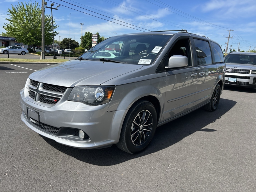 2016 Dodge Grand Caravan R/T photo 4