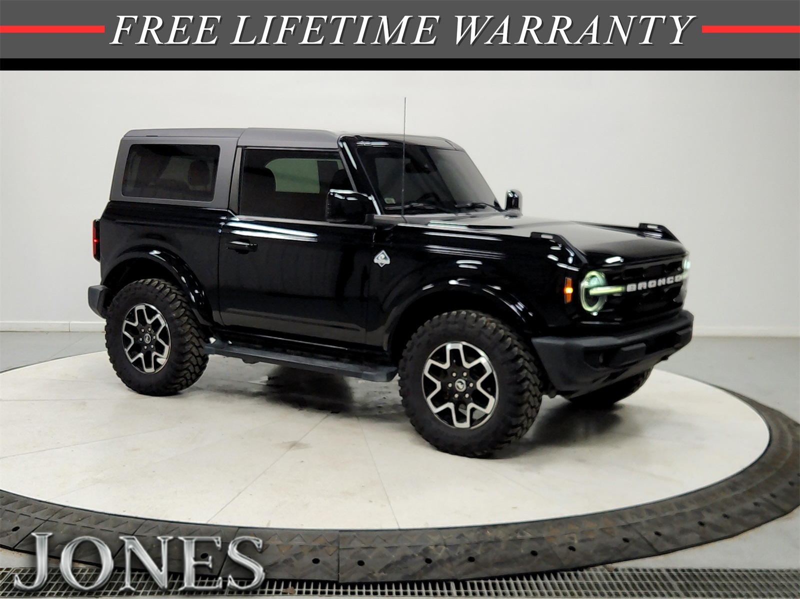 2023 Ford Bronco 2-Door Outer Banks's photo