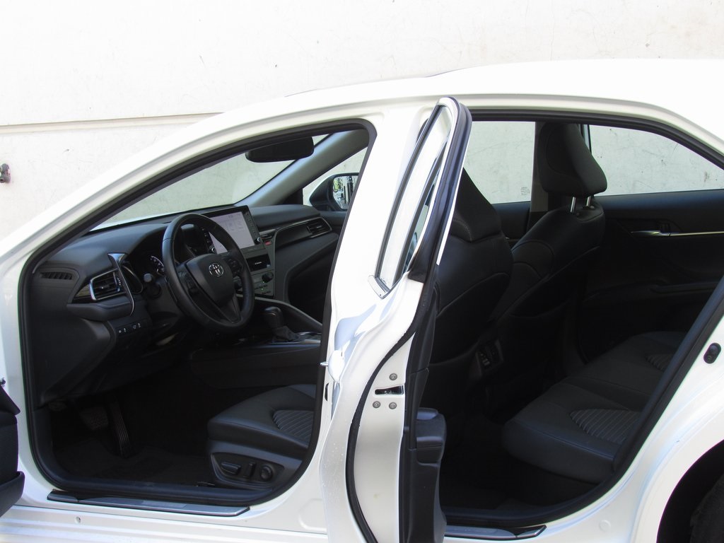 2023 Toyota Camry Hybrid SE photo 12