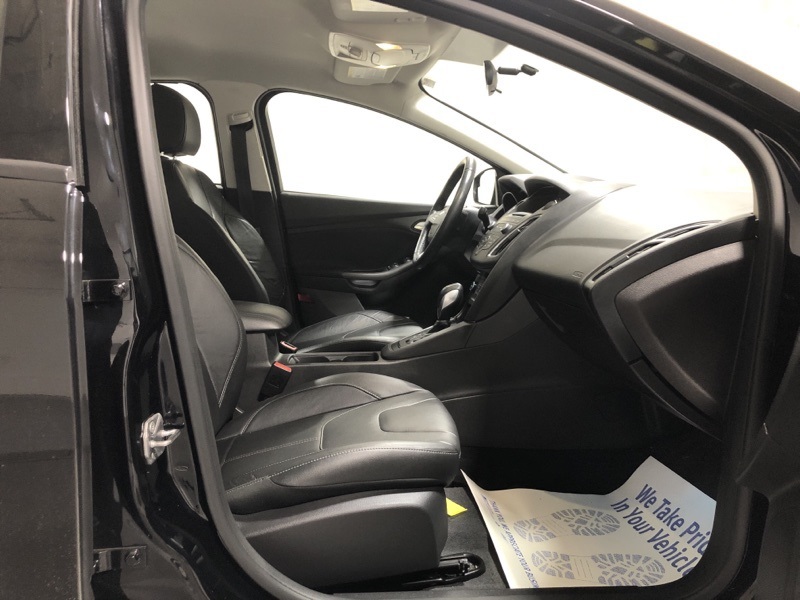 2016 Ford Focus SE photo 12