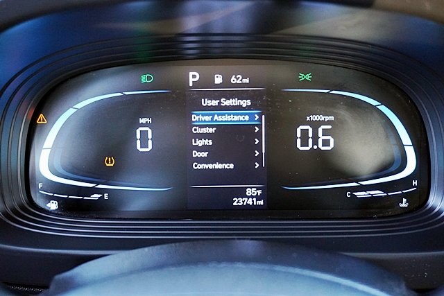 Used 2023 Silver Hyundai SE image 30