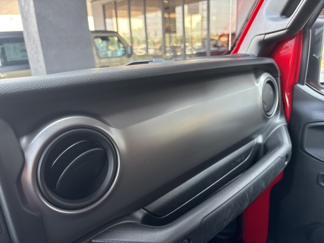 2021 Jeep Gladiator Willys photo 22