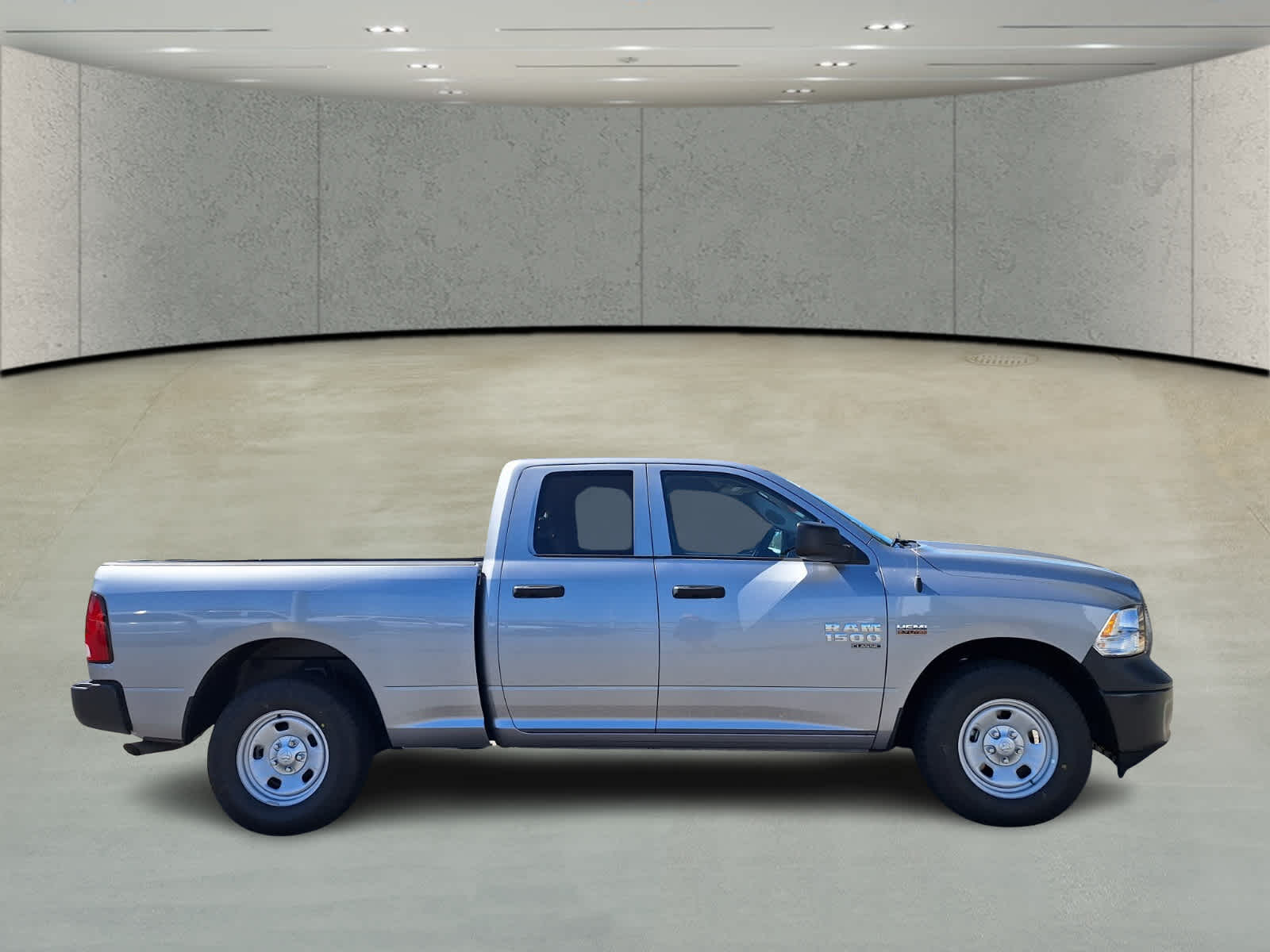 2024 Ram 1500 Classic Tradesman photo 4