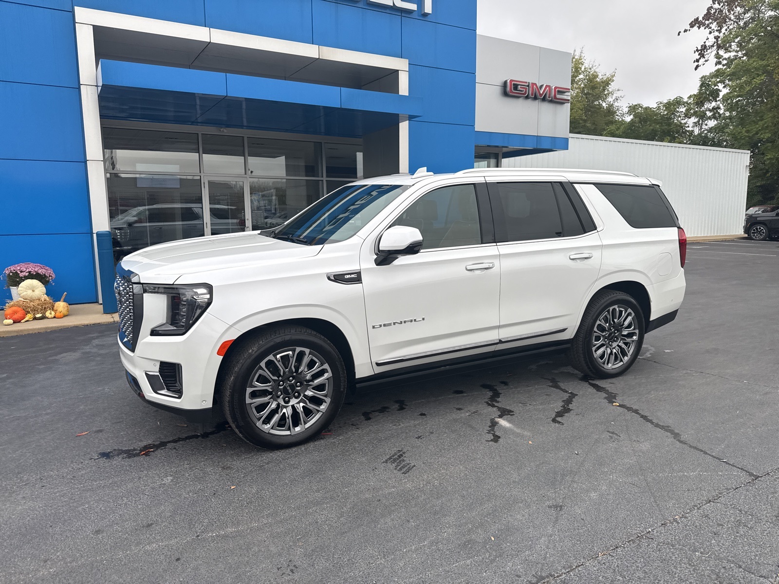 2024 Gmc Yukon Denali Ultimate photo 3