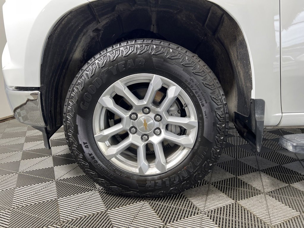 2025 Chevrolet Silverado 1500 LT photo 9