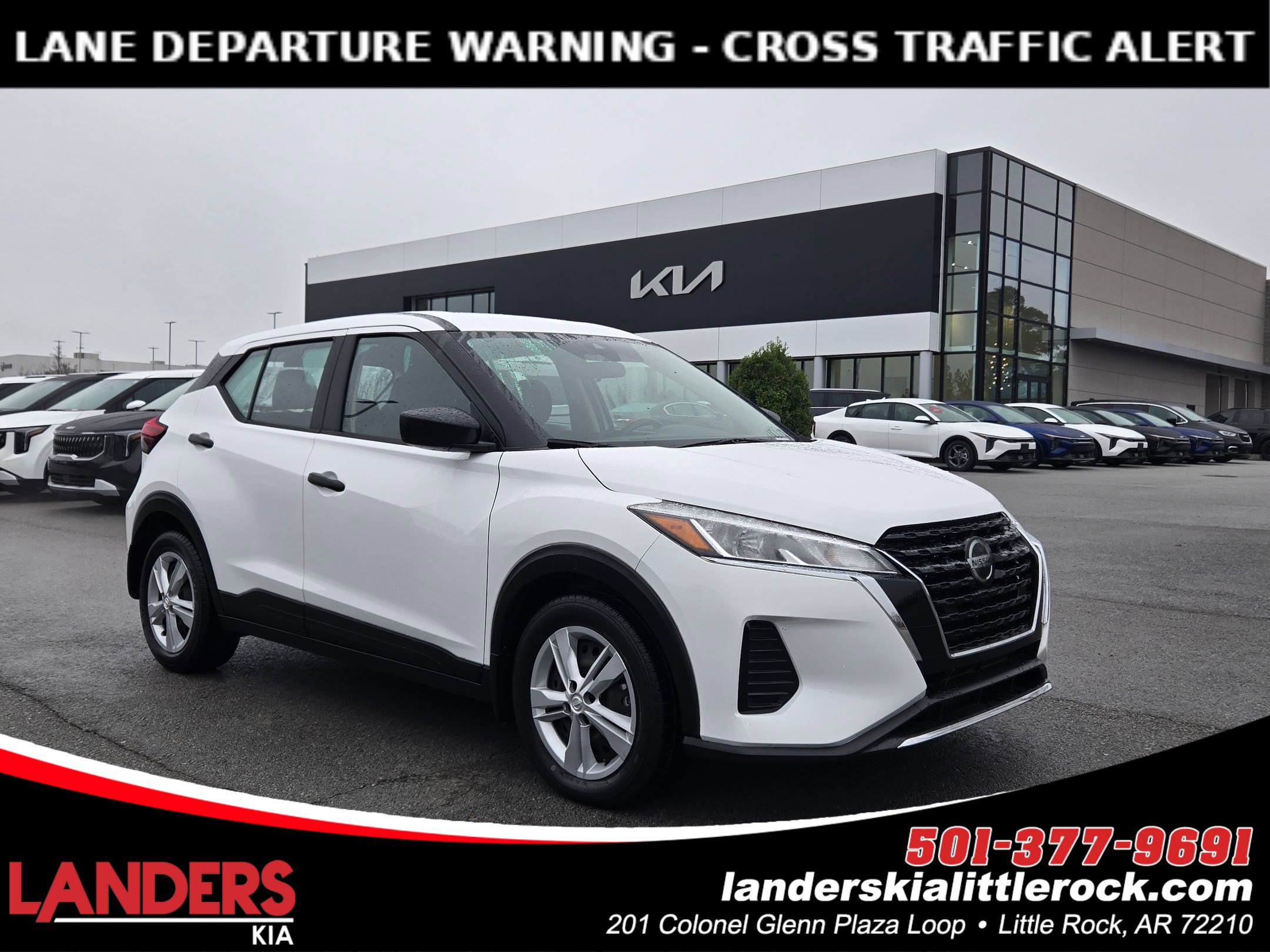 2021 Nissan Kicks S's photo