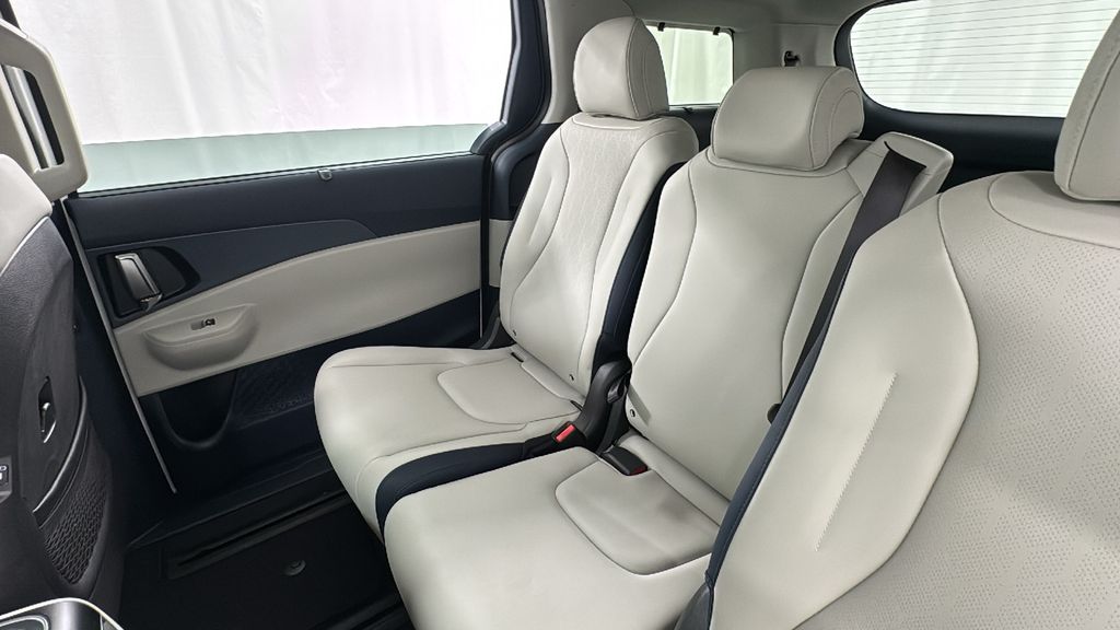 2026 Kia Carnival EX photo 14