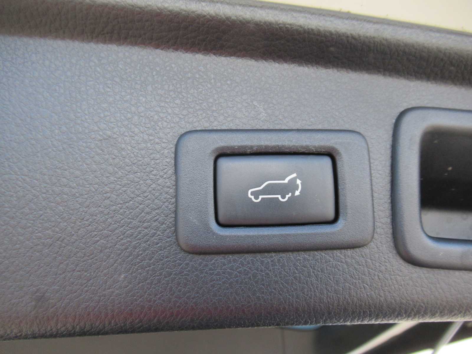 2015 Subaru Forester 2.5i Limited photo 17