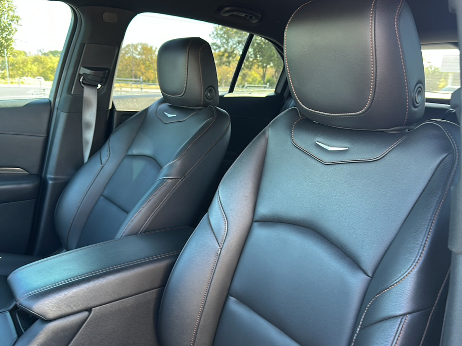 2019 Cadillac XT4 Sport photo 3