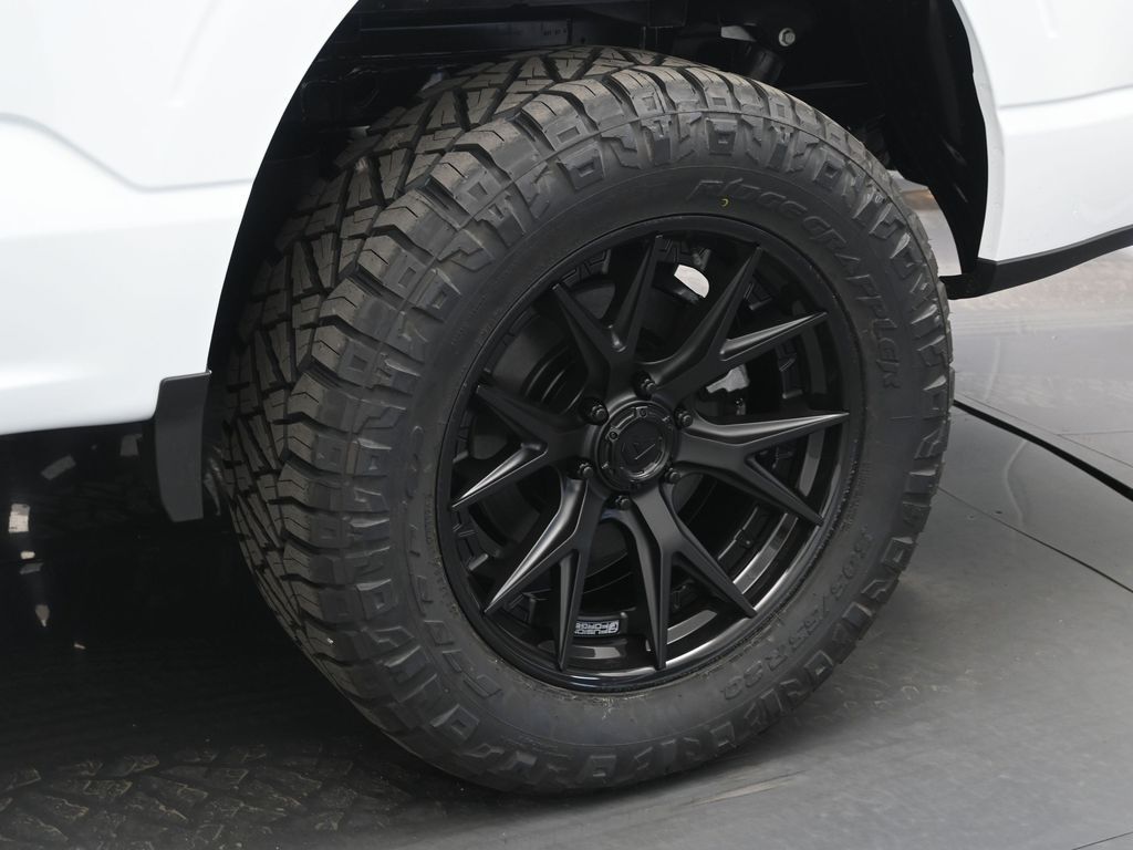 2025 Ford F-150 XLT photo 19