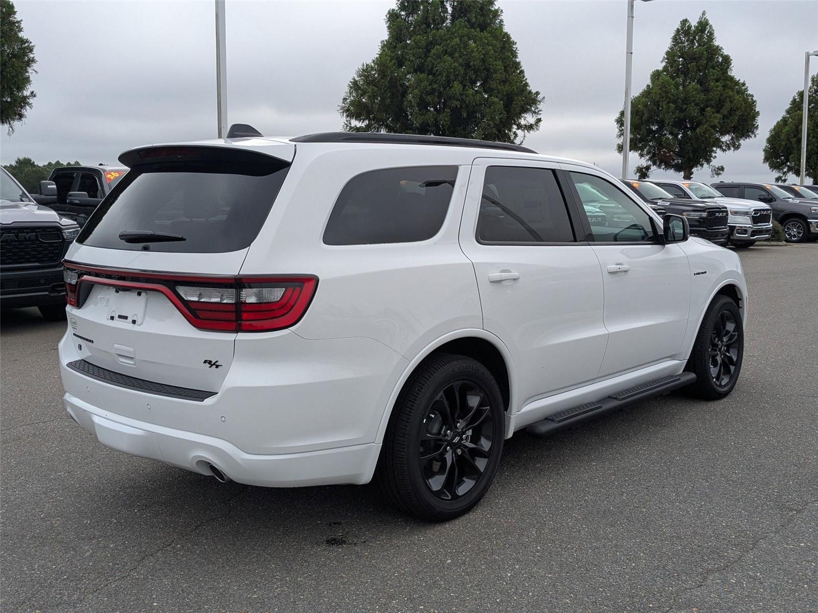 2025 Dodge Durango R/T Plus photo 4