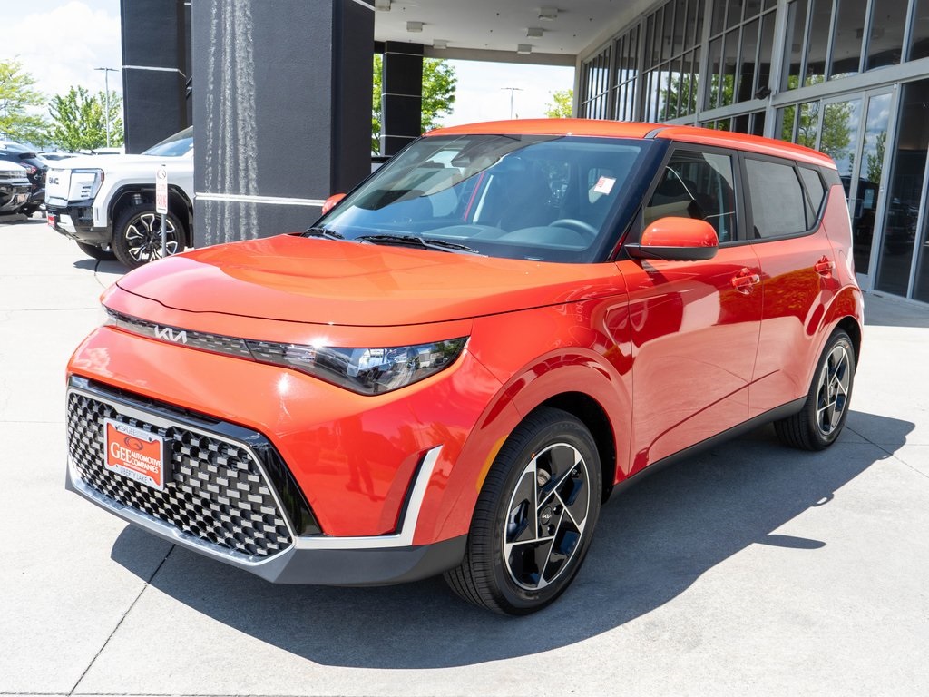 2025 Kia Soul EX photo 3