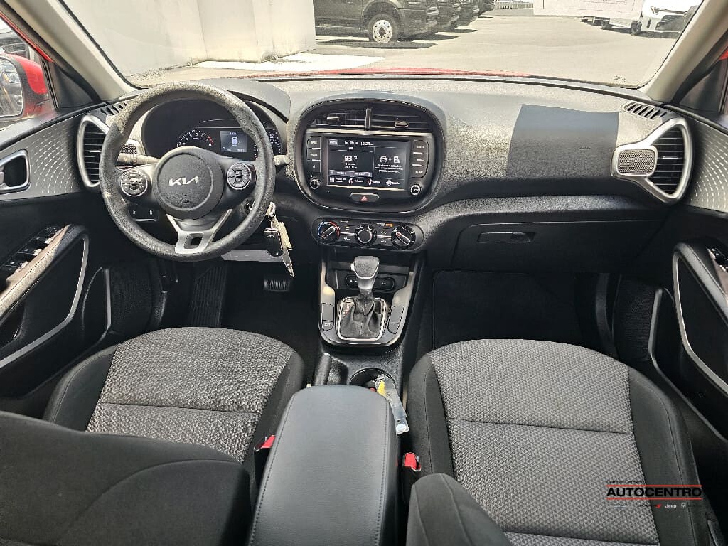 2022 Kia Soul LX S X-Line photo 2